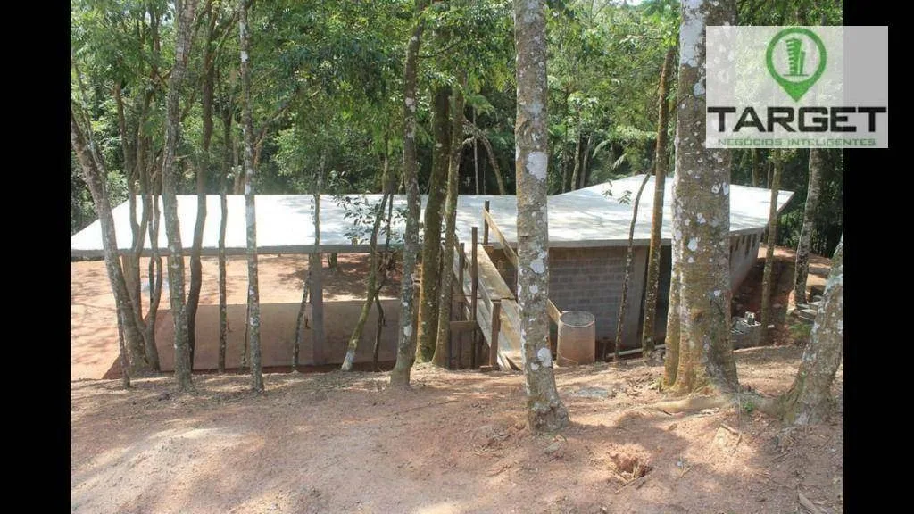 Casa com 4 dormitórios