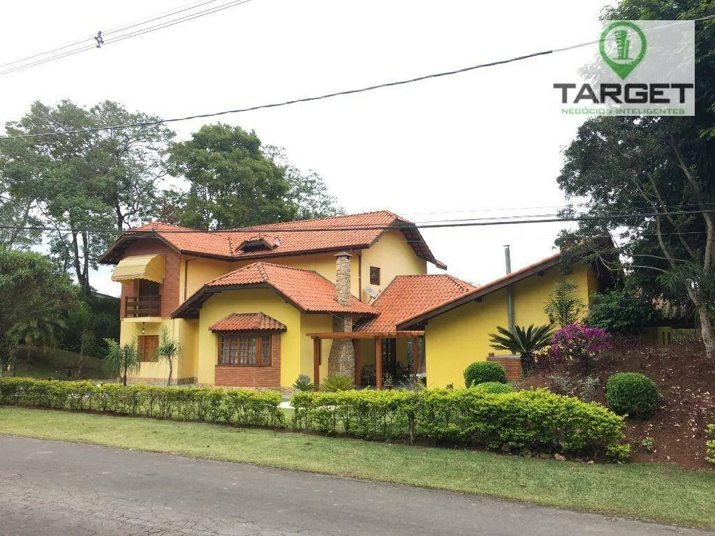 Casa com 4 dormitórios