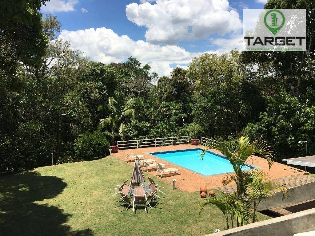 Casa com 5 dormitórios