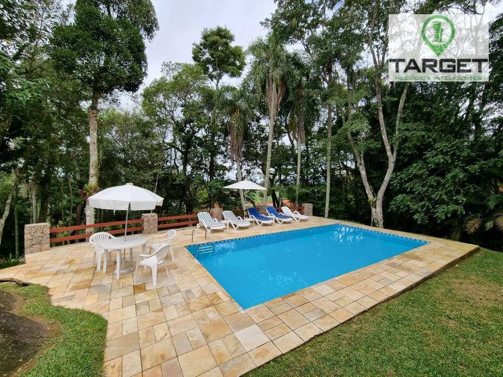 Casa com 4 dormitórios