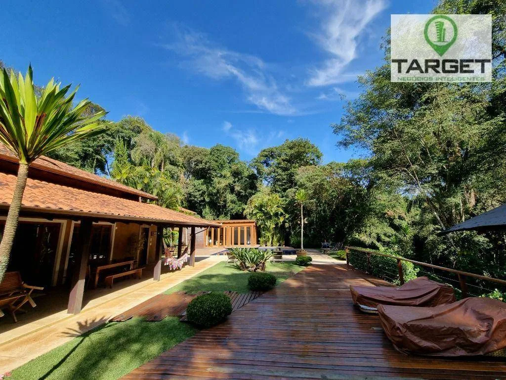 Casa com 5 dormitórios
