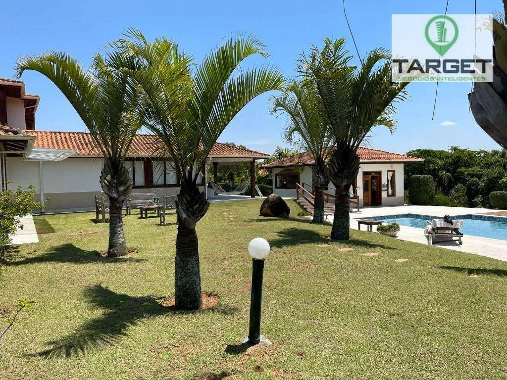 Casa com 6 dormitórios