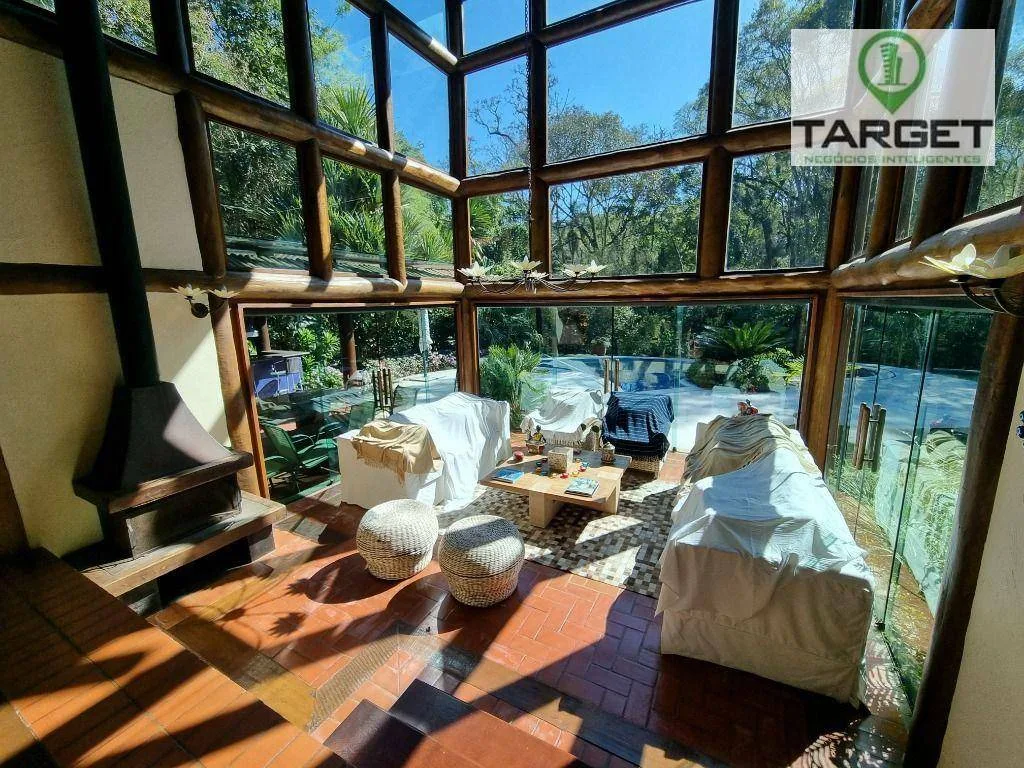 Casa com 4 dormitórios