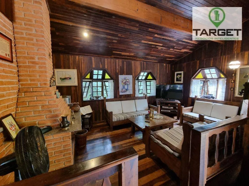 Casa com 3 dormitórios