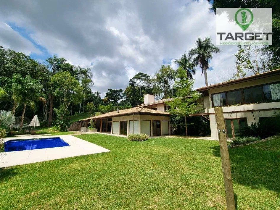 Casa com 4 dormitórios