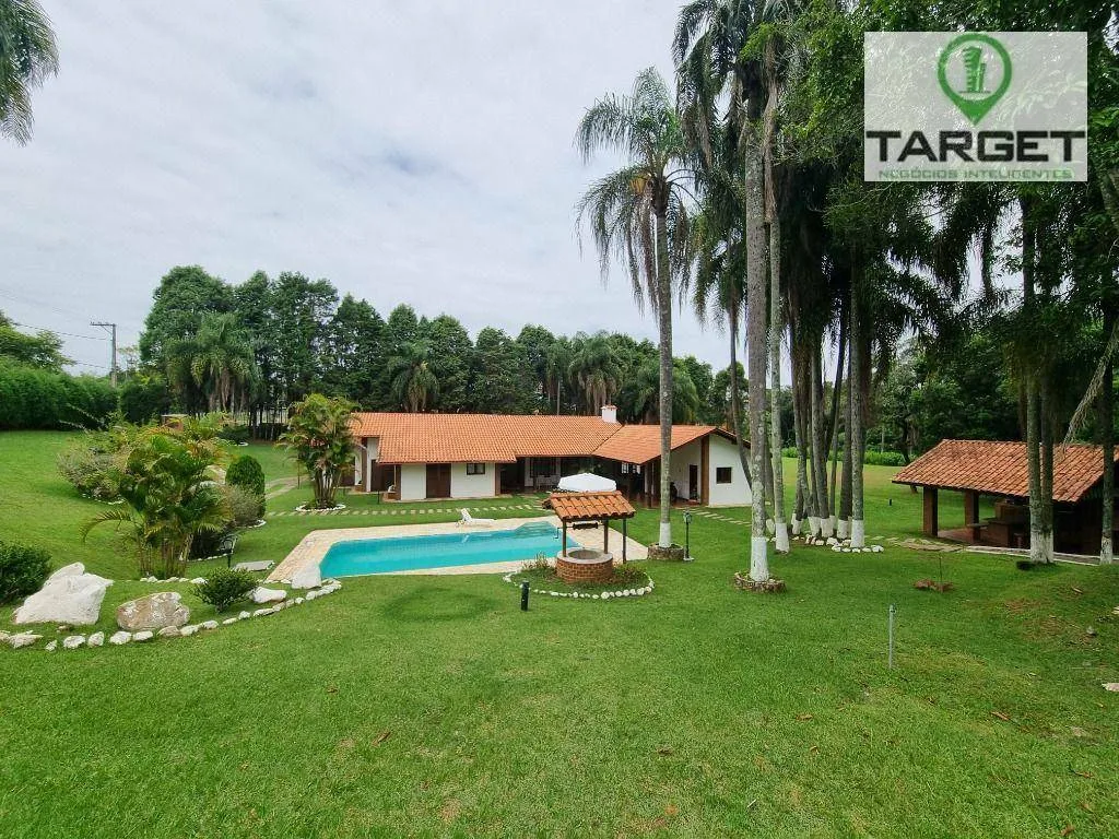 Casa com 4 dormitórios