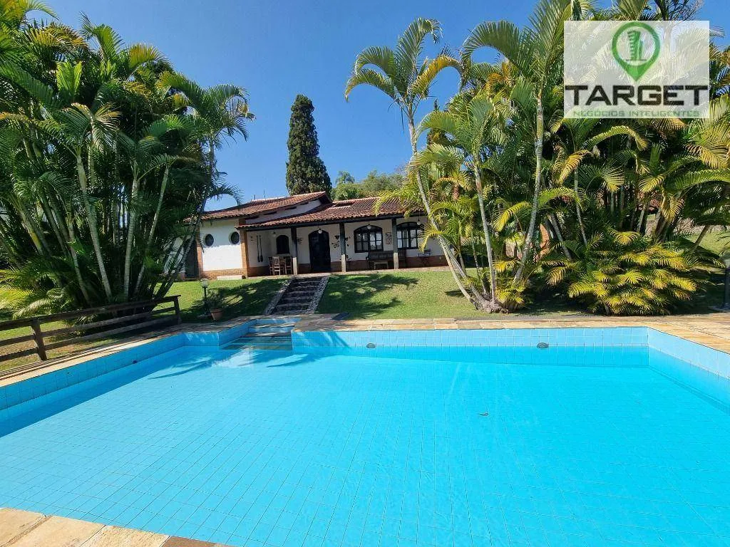 Casa com 4 dormitórios