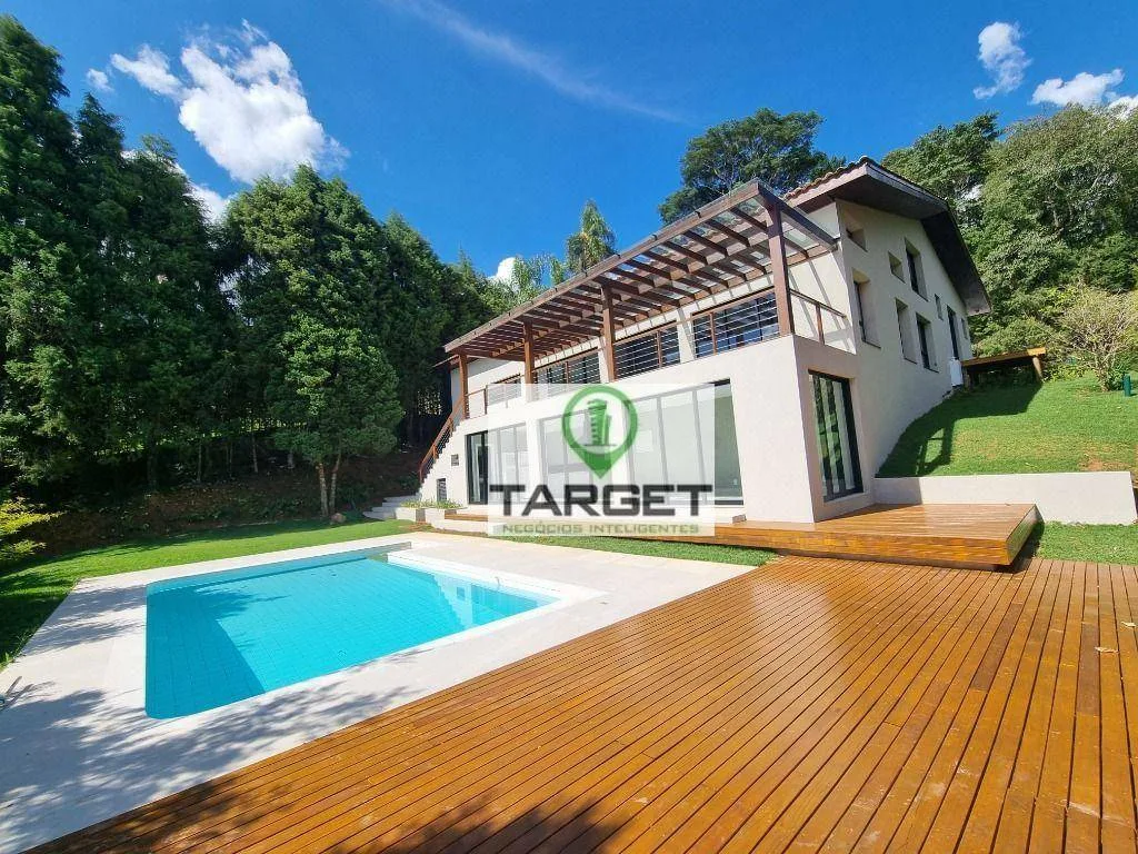 Casa com 4 dormitórios