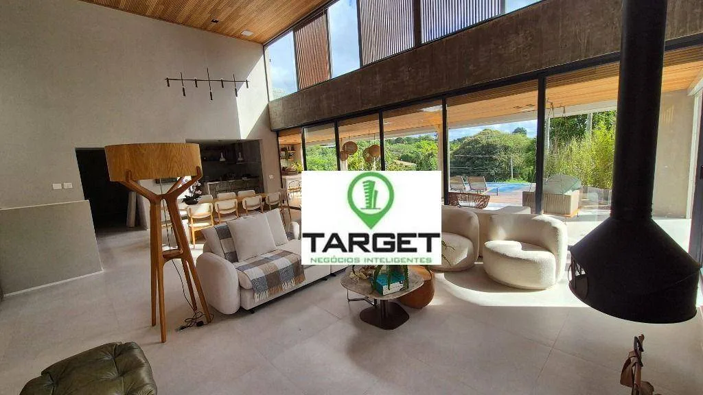 Casa com 7 dormitórios