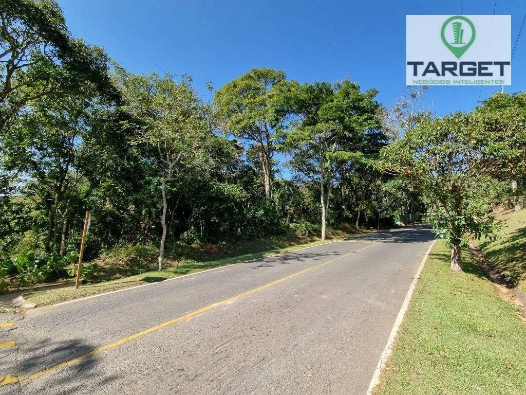 Terreno de 2.700 m²