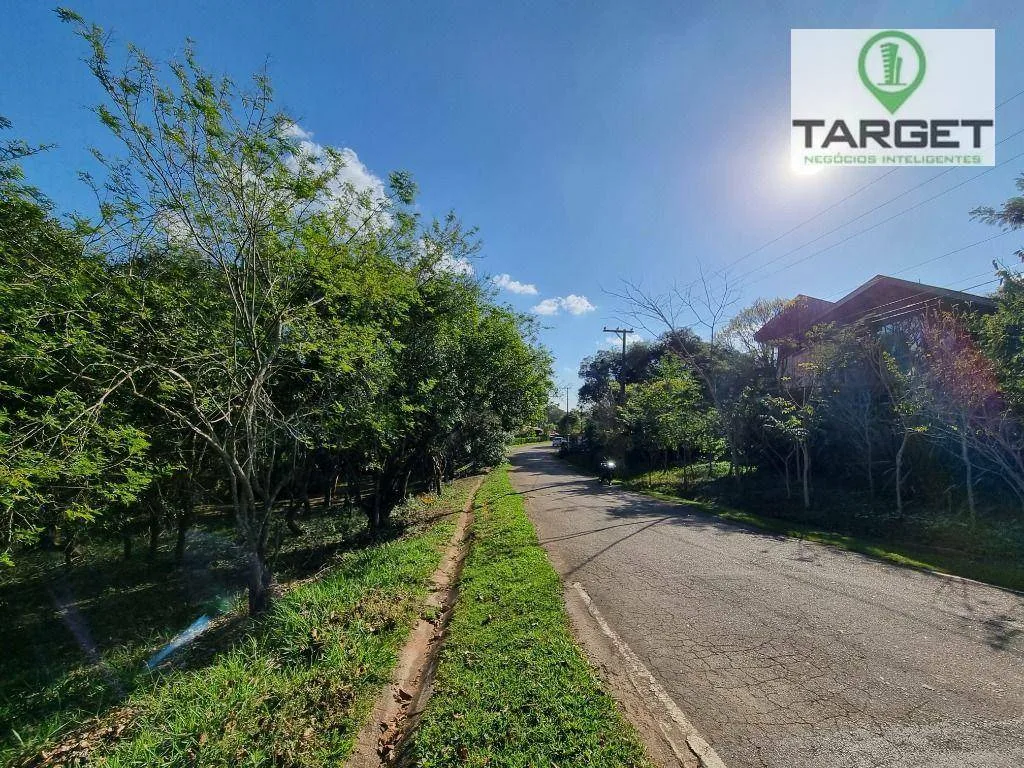 Terreno de 1.660 m²