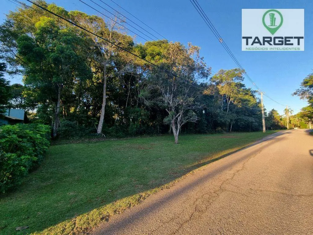 Terreno de 1.600 m²
