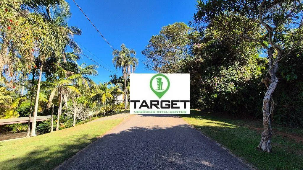 Terreno de 1.869 m²